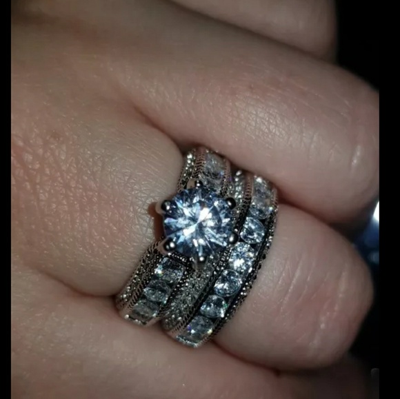 Ring - Picture 5 of 7